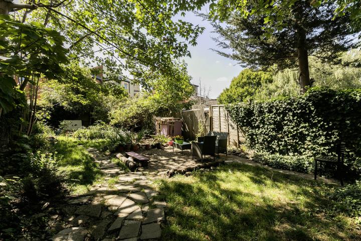 Modern Apartment Staverton Road, Willesden Green